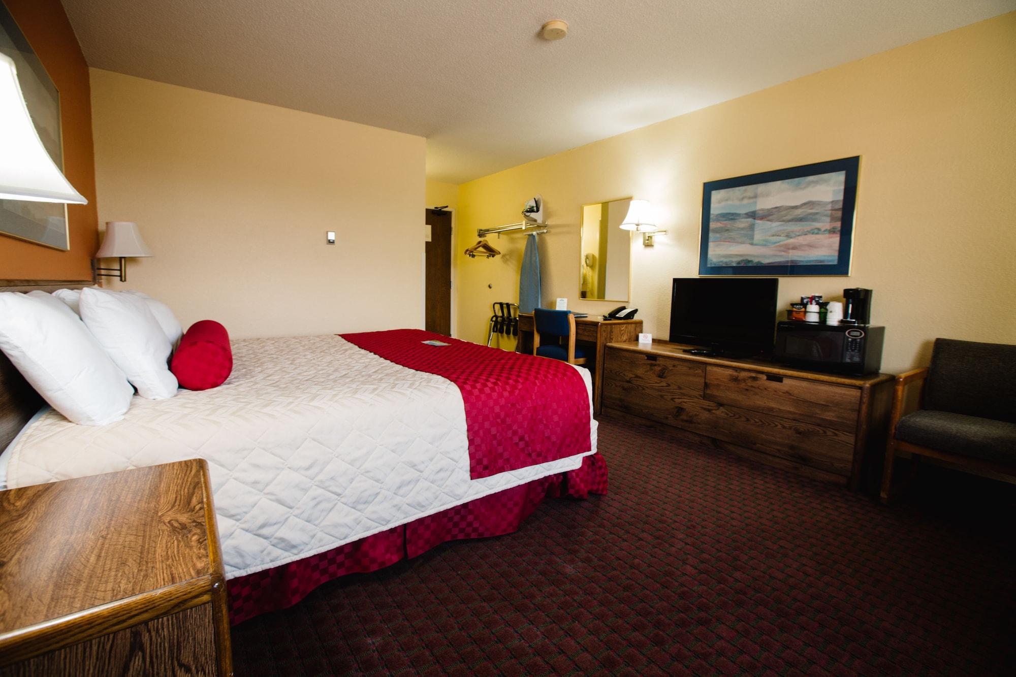 Days Inn By Wyndham Minot Bagian luar foto